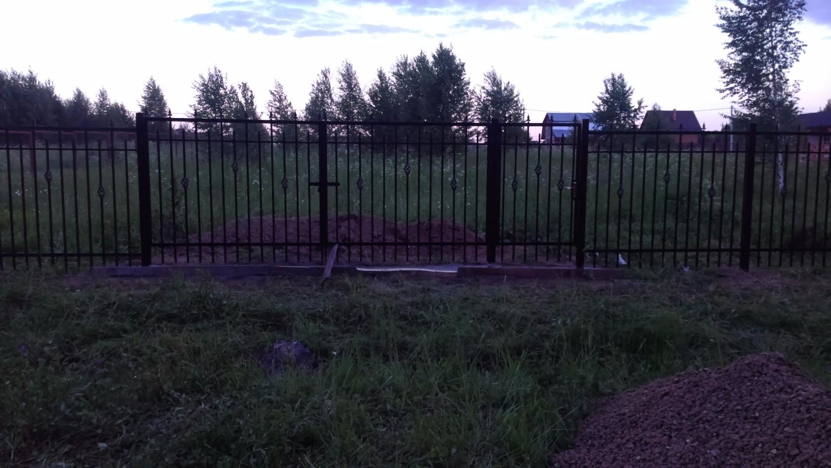 Заказать установку забора в Москве и области Подмосковьe | Профнастил, дерево, металл, сетка рабица, бетонный забор, штакетник