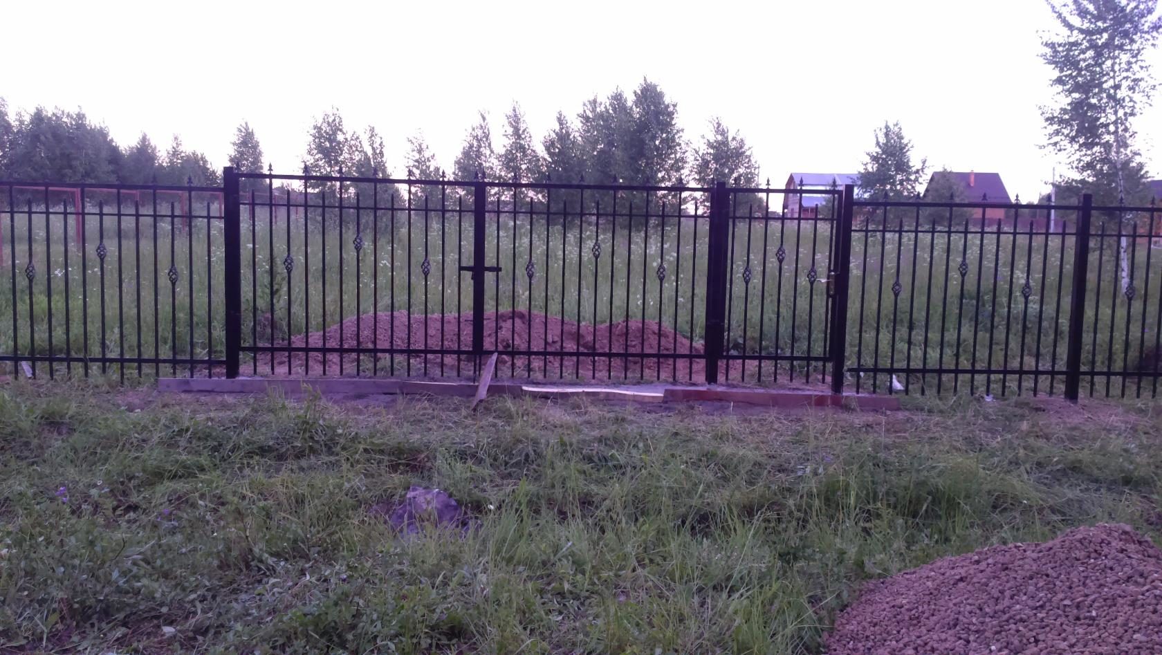Заказать установку забора в Москве и области Подмосковьe | Профнастил, дерево, металл, сетка рабица, бетонный забор, штакетник